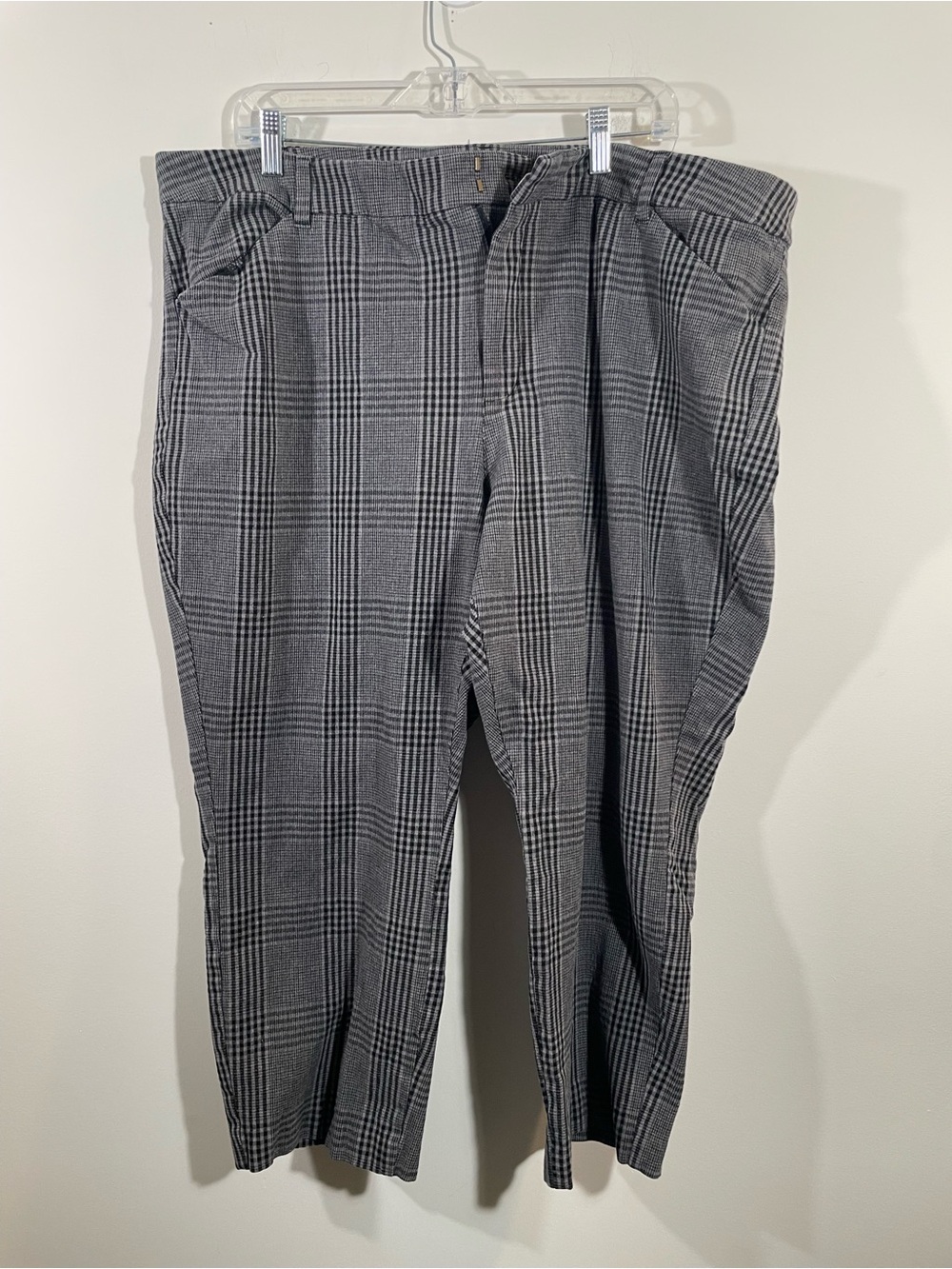 Old Navy high Rise Pixie Straight pants 24